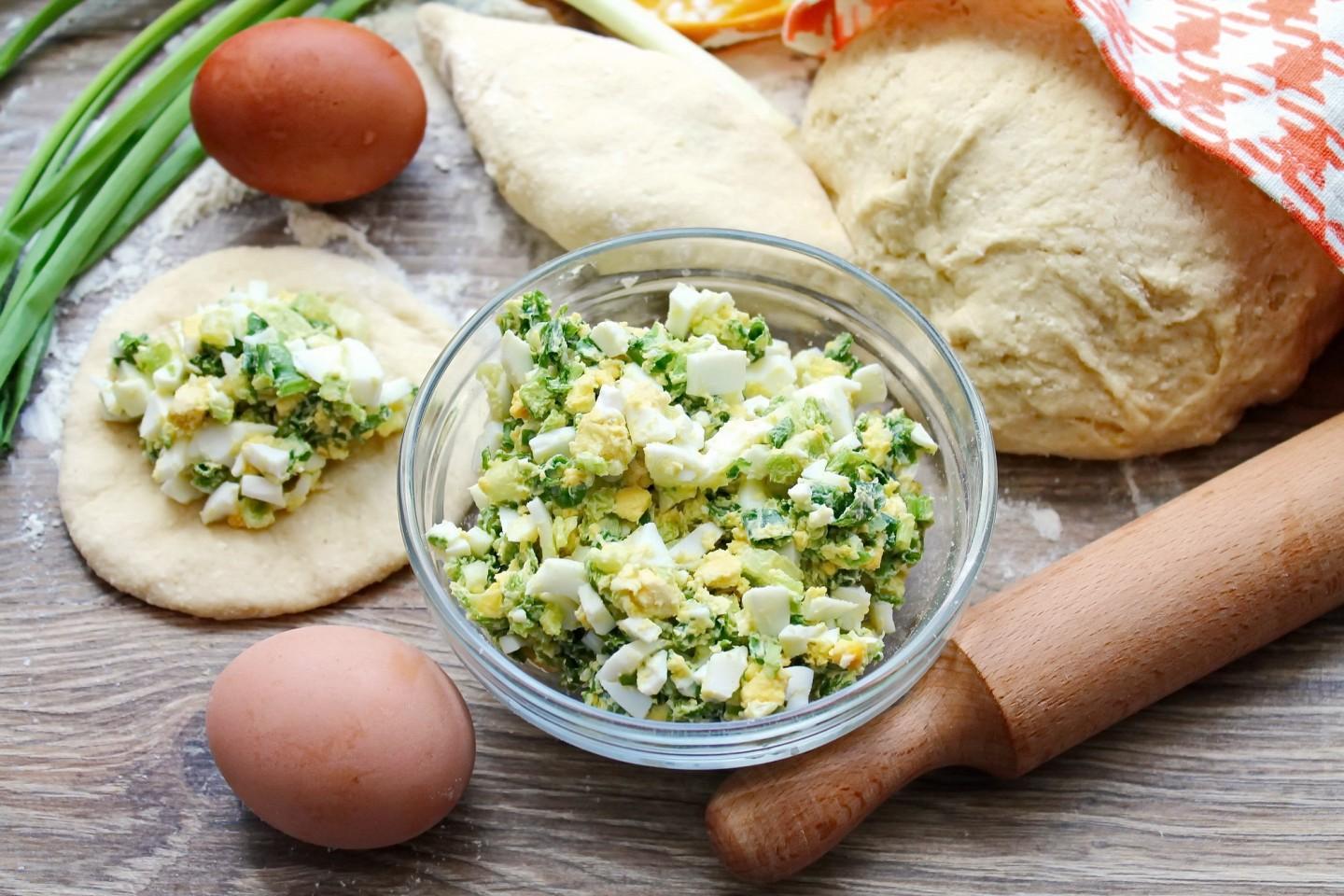 Шаг 8 приготовления Начинка для пирожков и пирогов с луком и яйцом