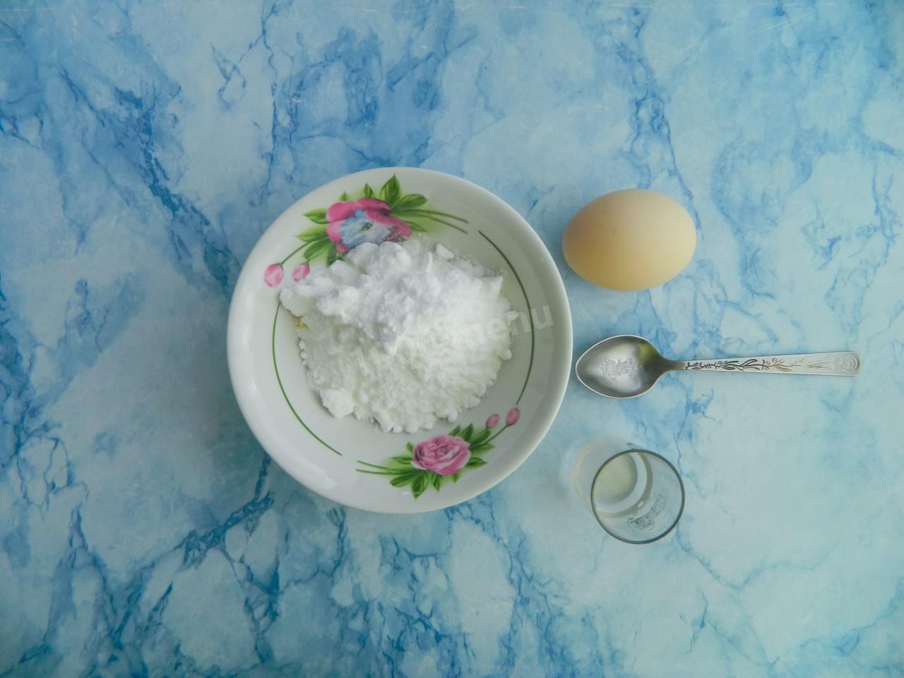 Шаг 1 приготовления Помазка на куличи из белков