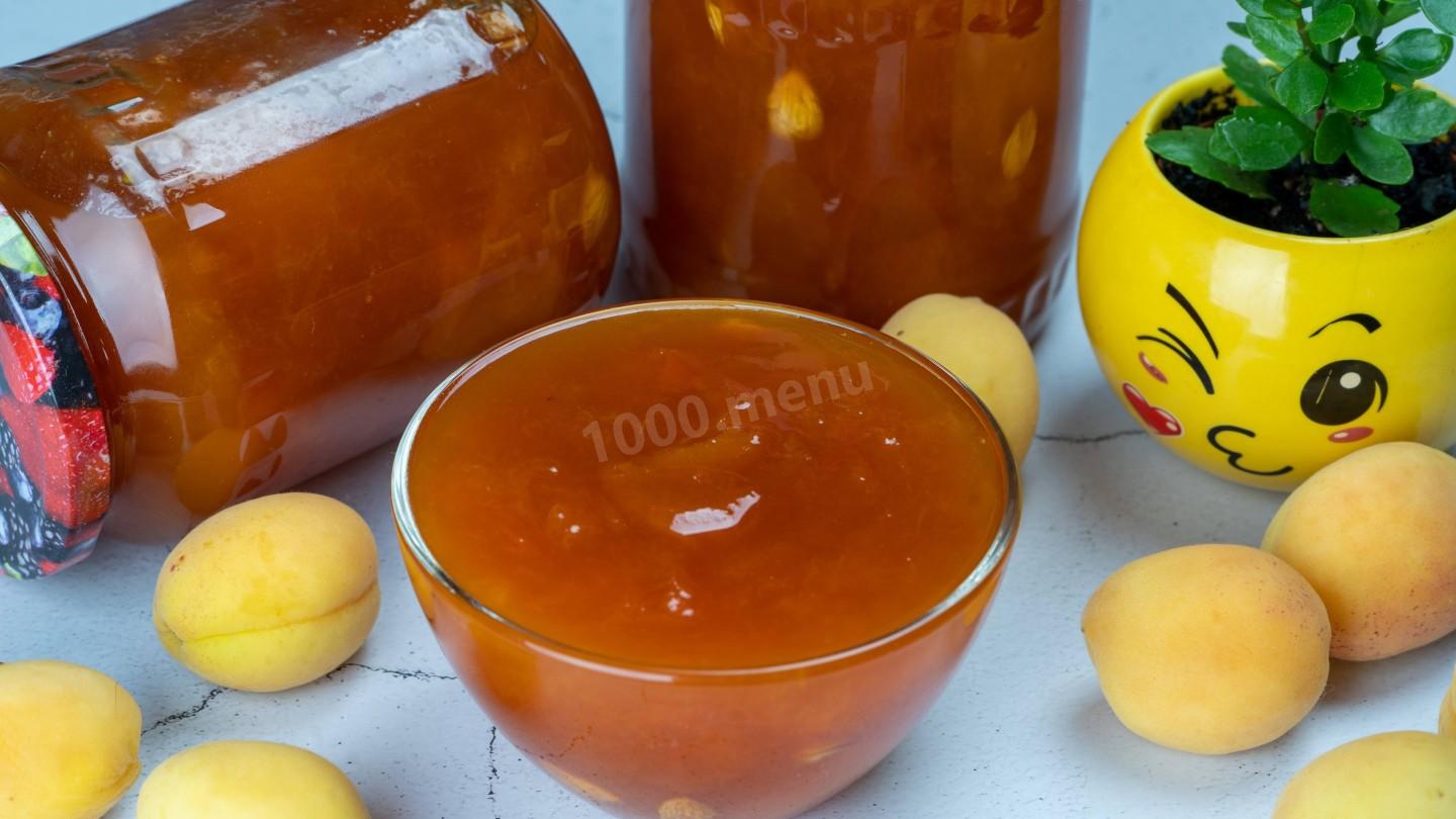 Шаг 13 приготовления Варенье из абрикосов с ядрышками косточек
