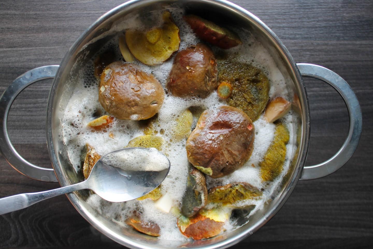 Шаг 3 приготовления Маринованные моховики с морковью на зиму