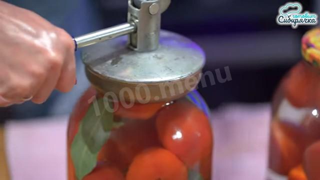 Шаг 19 приготовления Маринованные помидоры огурцы пальчики оближешь без уксуса