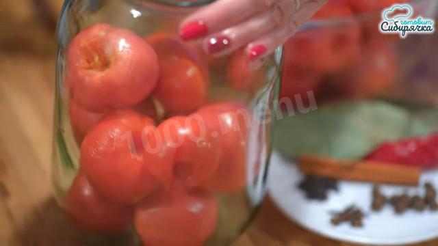 Шаг 2 приготовления Маринованные помидоры огурцы пальчики оближешь без уксуса