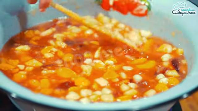 Шаг 10 приготовления Повидло из яблок и груш со сливой и персиками