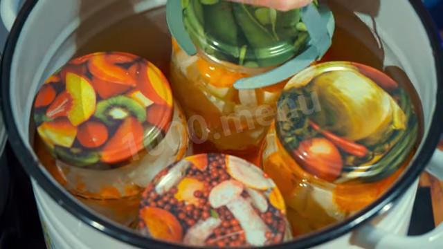 Шаг 16 приготовления Маринованные хрустящие кабачки с морковью на зиму