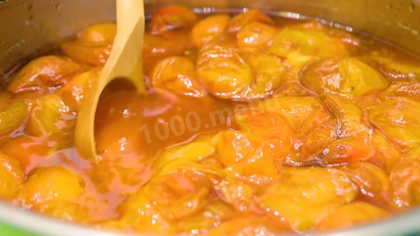 Шаг 7 приготовления Варенье из желтой сливы с веточкой черемух и лимоном
