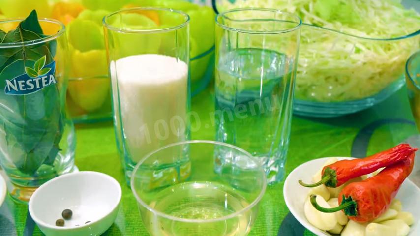 Шаг 1 приготовления Фаршированный болгарский перец с капустой на зиму