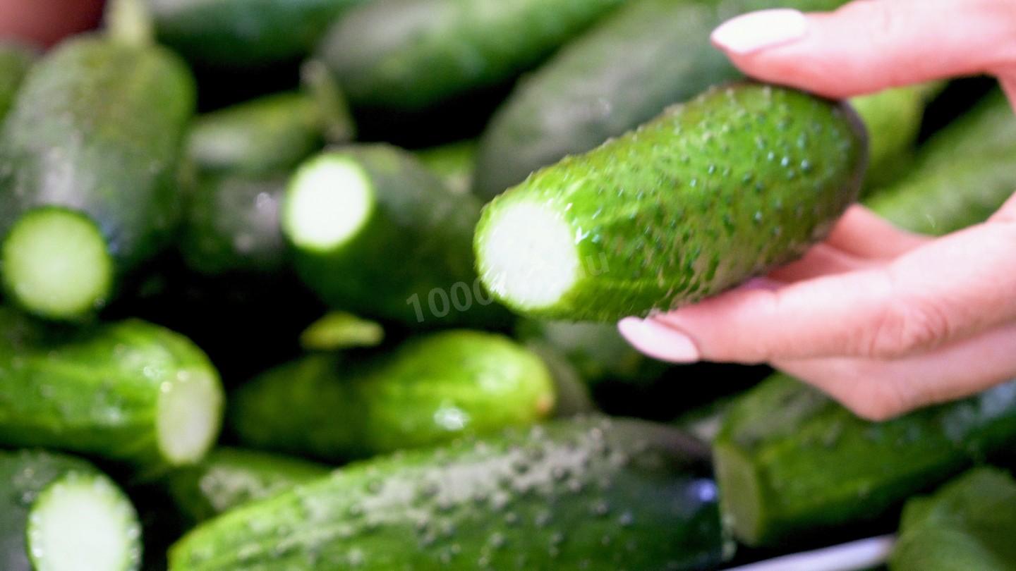 Шаг 1 приготовления Соленые огурцы пальчики оближешь с перцем на зиму