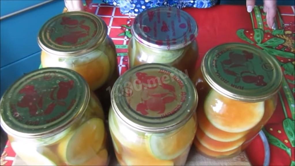 Шаг 7 приготовления Консервированные кабачки с кетчупом чили
