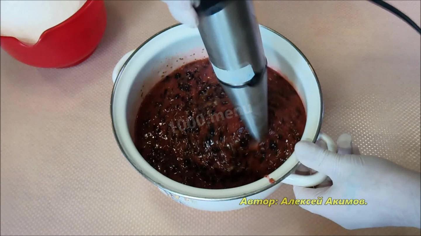 Шаг 1 приготовления Черносмородиновый джем на зиму