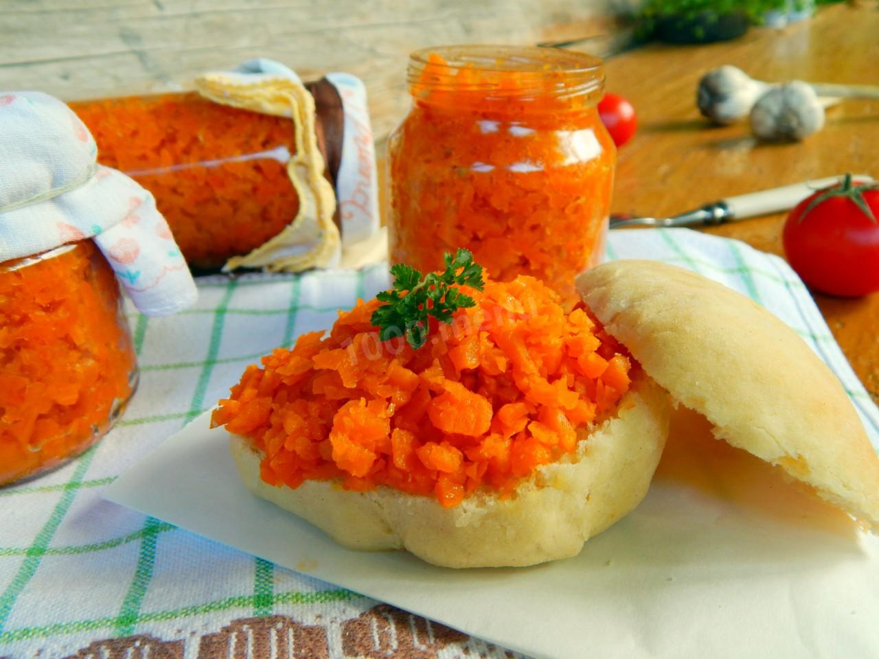 Обложка рецепта Икра из моркови с помидорами и чесноком на зиму