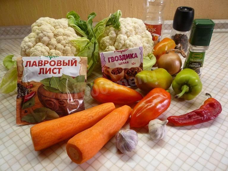 Шаг 1 приготовления Маринованная цветная капуста с перцем на зиму ассорти