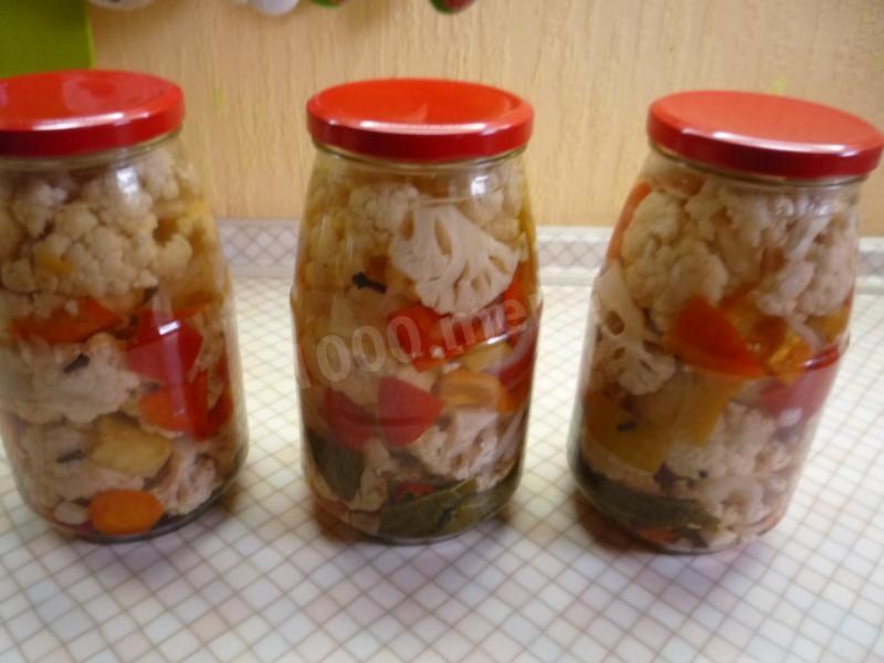 Шаг 9 приготовления Маринованная цветная капуста с перцем на зиму ассорти