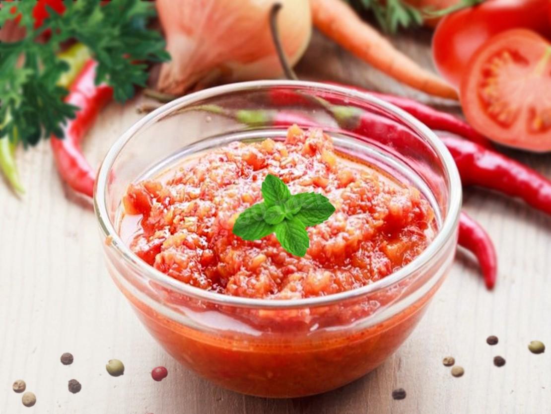 Обложка рецепта Аджика с хреном и яблоками