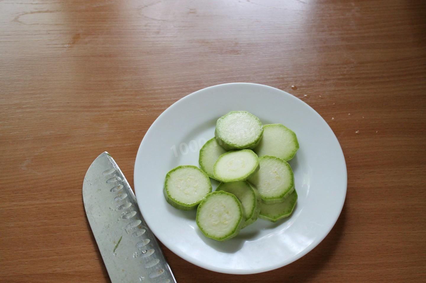 Шаг 2 приготовления Маринованные кабачки дольками на зиму