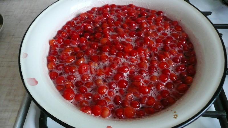 Шаг 6 приготовления Варенье из войлочной вишни