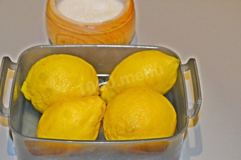 Шаг 2 приготовления Перетертые с сахаром лимоны