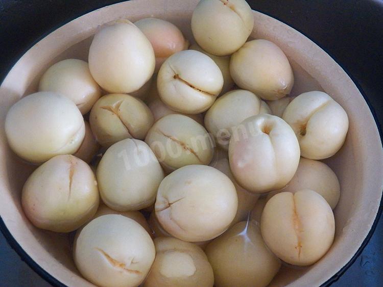 Шаг 4 приготовления Абрикосовое варенье с косточками из абрикосов на зиму