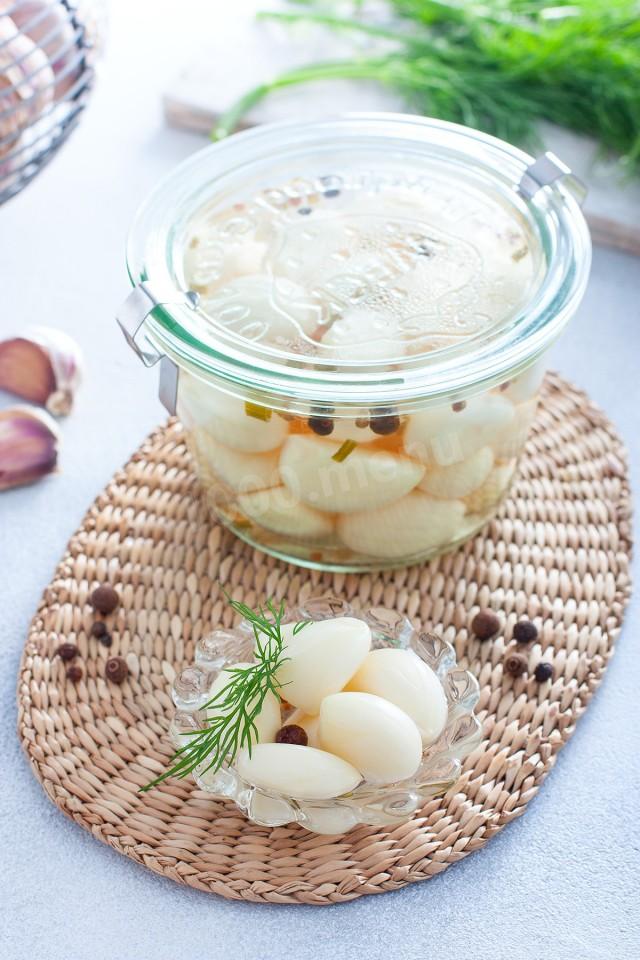 Шаг 7 приготовления Маринованный чеснок на зиму без уксуса