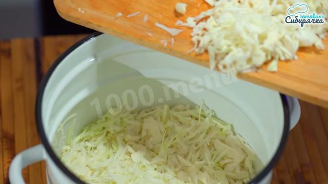 Шаг 2 приготовления Салат из капусты со свеклой и морковью без стерилизации