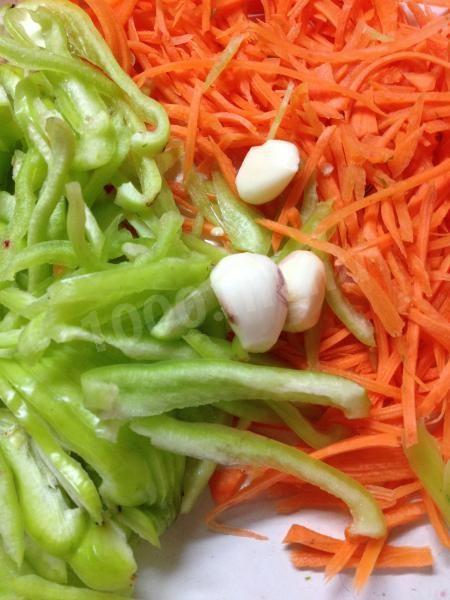 Шаг 4 приготовления Капуста цветная маринованная с овощами на зиму