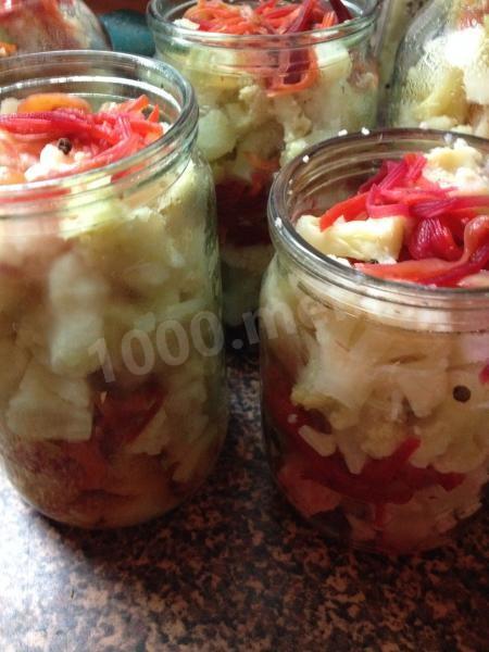 Шаг 7 приготовления Капуста цветная маринованная с овощами на зиму