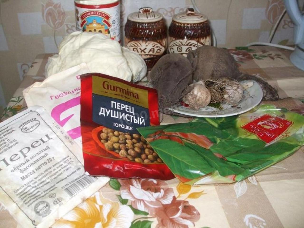 Шаг 1 приготовления Зимняя капуста с чесноком и свеклой