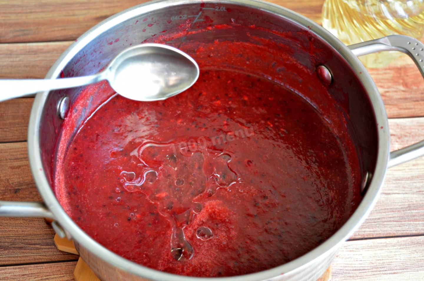 Шаг 9 приготовления Соус из крыжовника к мясу на зиму домашний