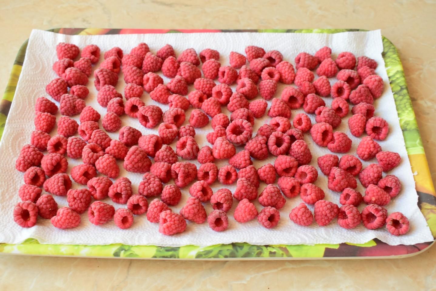 Шаг 3 приготовления Малина замороженная на зиму