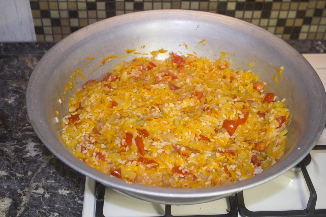 Шаг 17 приготовления Салат на зиму с рисом и овощами