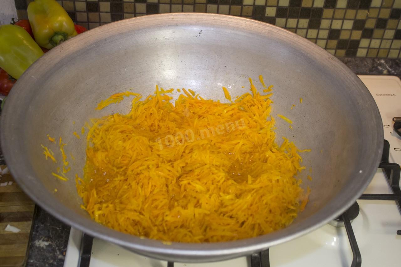 Шаг 9 приготовления Салат на зиму с рисом и овощами