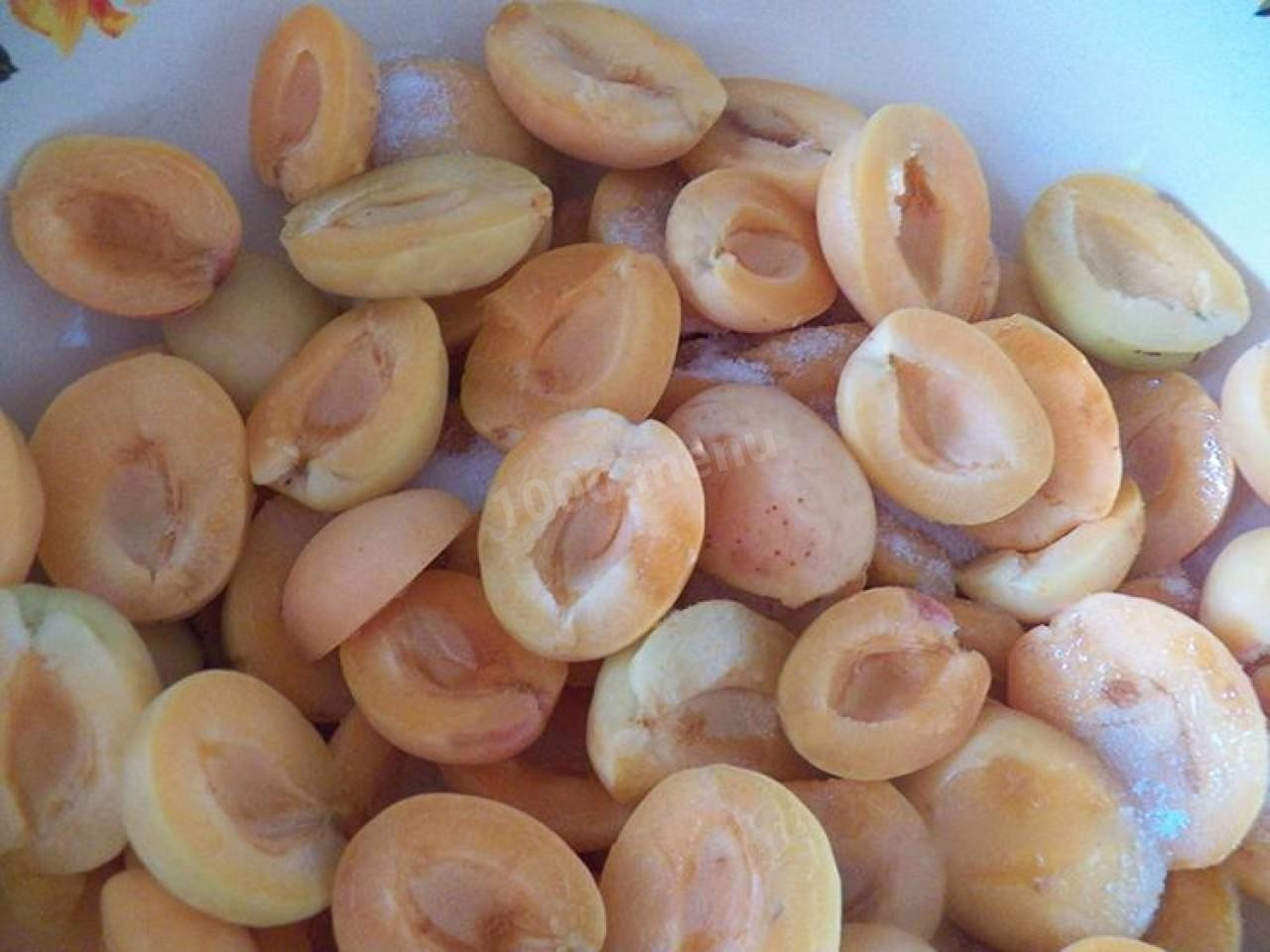 Шаг 3 приготовления Абрикосовое варенье дольками без косточек