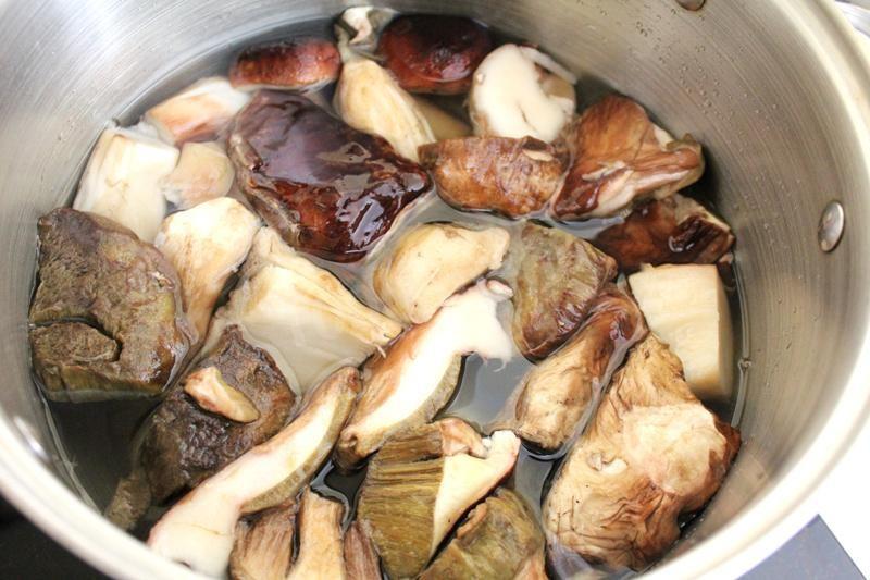 Шаг 2 приготовления Грибная икра на зиму с морковью, луком,чесноком и помидорами