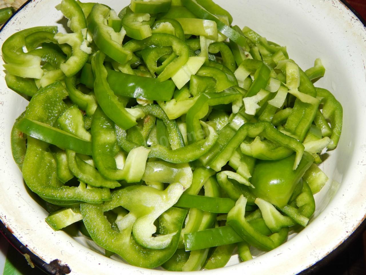 Шаг 3 приготовления Вкусное лечо с рисом на зиму