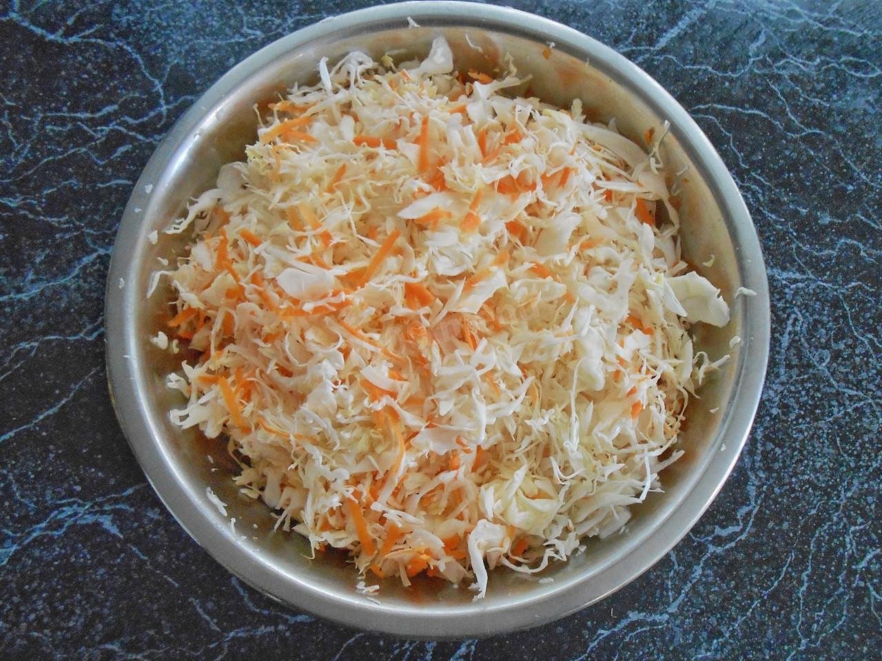 Шаг 4 приготовления Вкусная маринованная капуста на зиму с уксусом