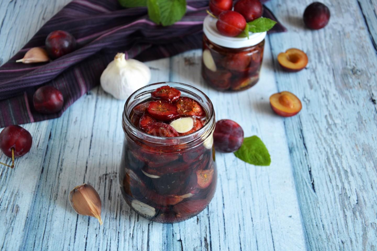 Шаг 10 приготовления Вяленые сливы с чесноком