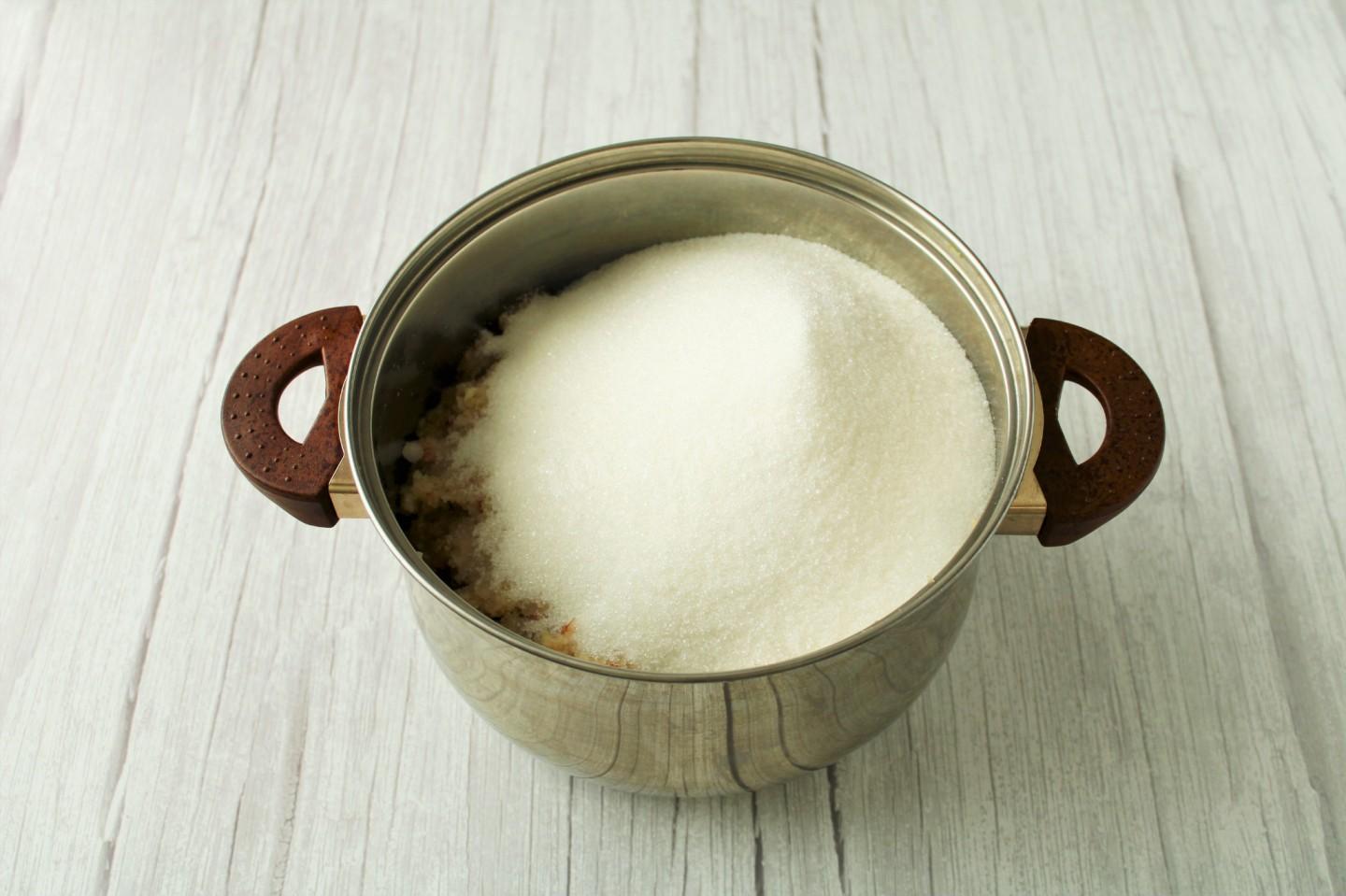 Шаг 5 приготовления Повидло из яблок на зиму через мясорубку