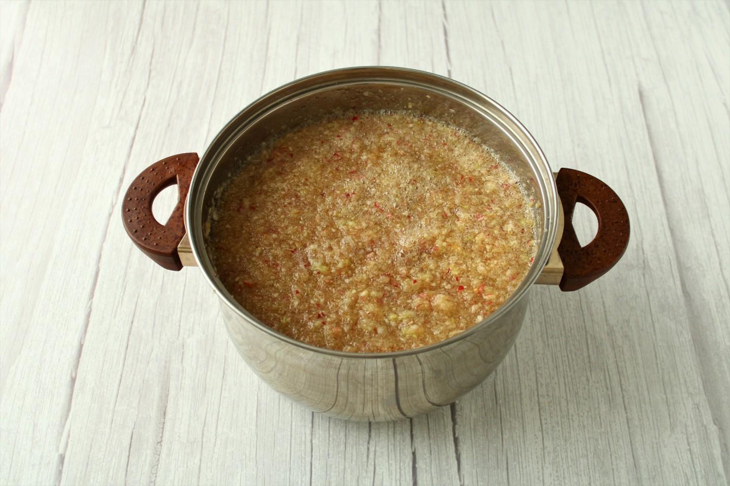 Шаг 6 приготовления Повидло из яблок на зиму через мясорубку